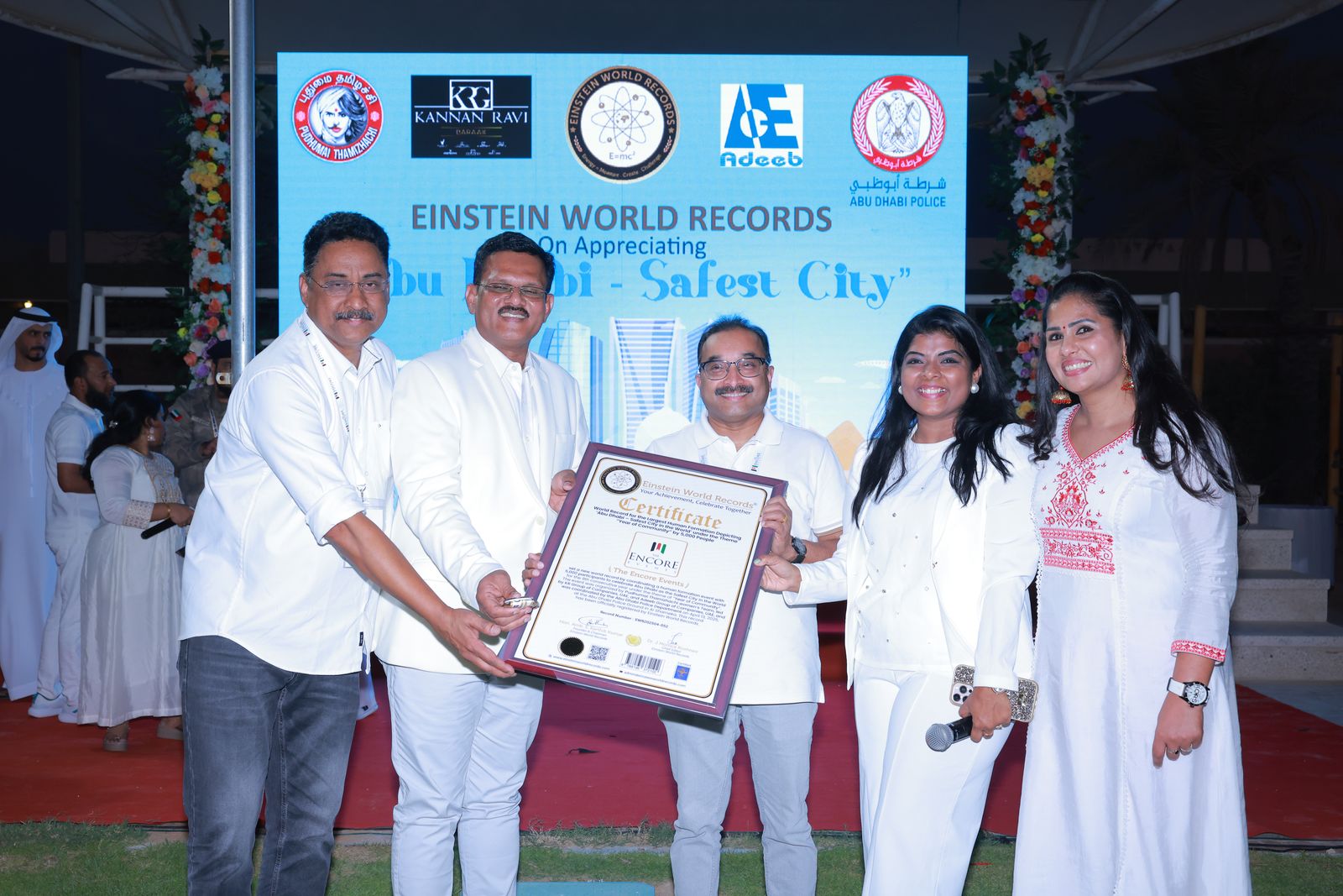 ‘Abu Dhabi – Safest City in the World’ under the Theme ‘Year of Community’ by 5,000 People”